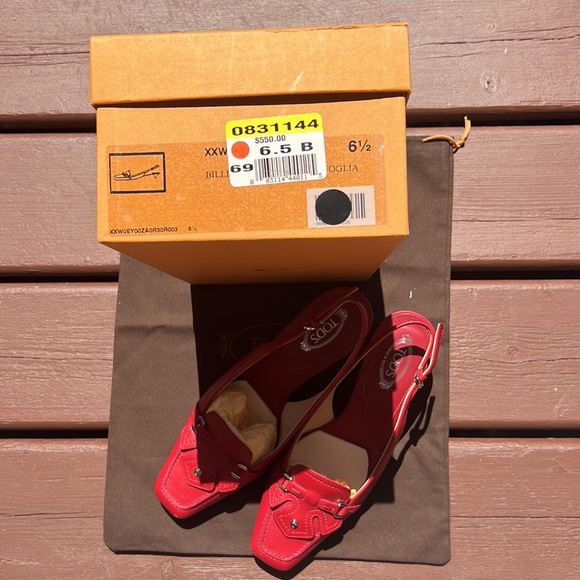 Tod’s Red Leather Kitten Heels - Picture 7 of 7